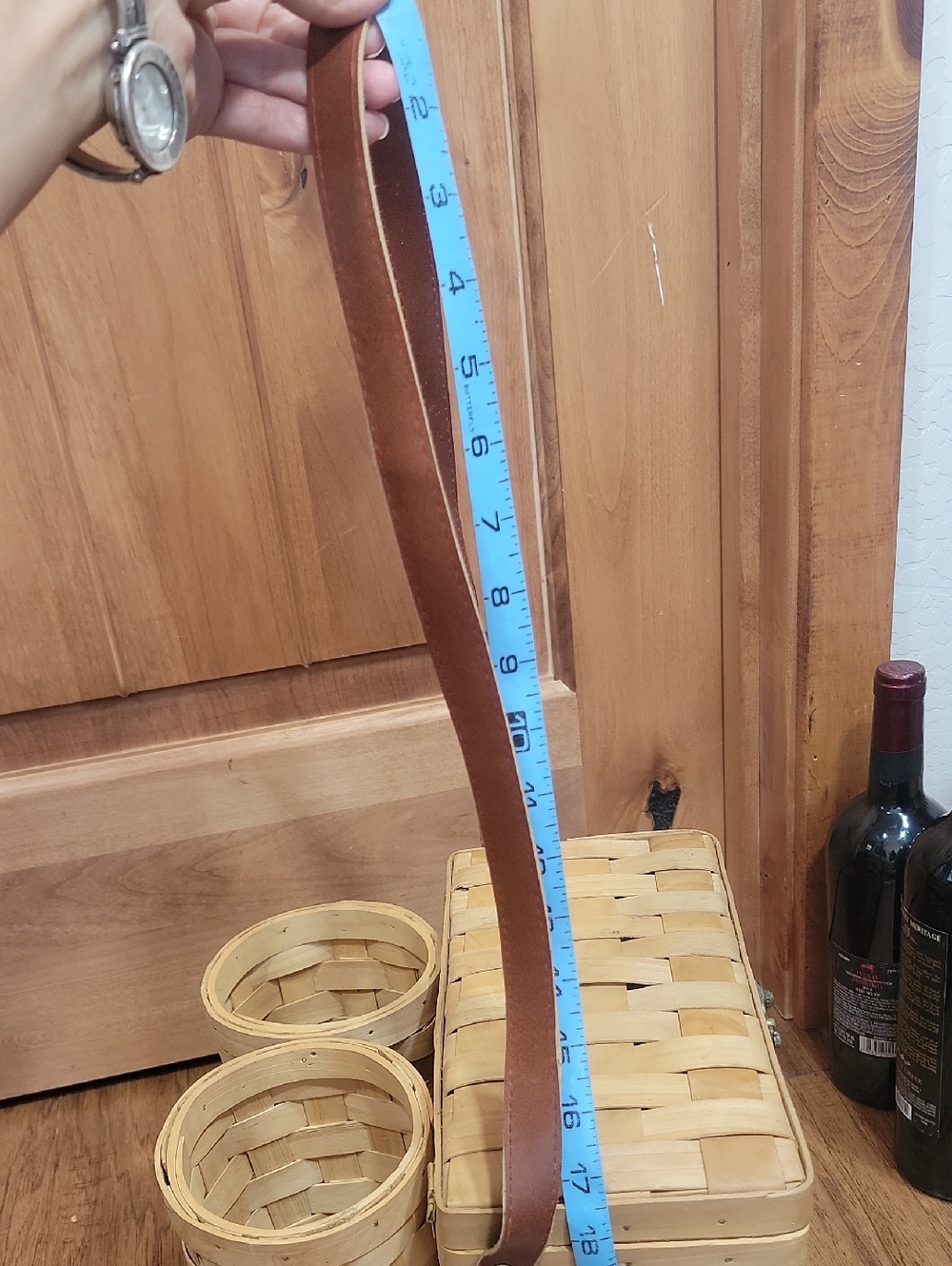 Split Cedar Picnic & Wine Basket - Picture 13 of 13